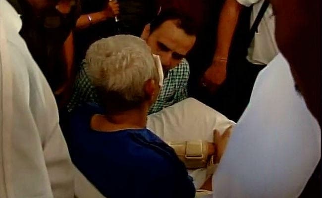 9 गोलियां, दो महीने अस्पताल में बेहतर स्वास्थ्य के लिए जंग, अब घर लौटा कमांडेंट चीता