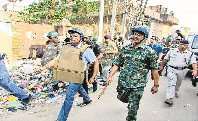 बिहार : नवादा में आधा दर्जन जगहों पर रोड़ेबाजी, प्रशासन ने संभाली कमान, दर्जनों संदिग्ध हिरासत में