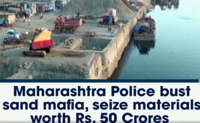 महाराष्ट्र पुलिस, 50 करोड़ रुपये की सामग्री जब्त किया