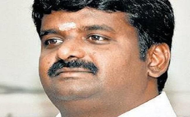 तमिलनाडु के स्वास्थ्य मंत्री समेत दो विधायकों के घर आयकर का छापा, 32 ठिकानों पर कार्रवाई जारी