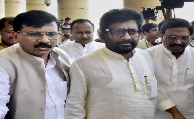 एयर इंडिया ने शिवसेना सांसद रवींद्र गायकवाड पर लगा प्रतिबंध हटाया, 14 दिनों के बाद अब उड़ सकेंगे