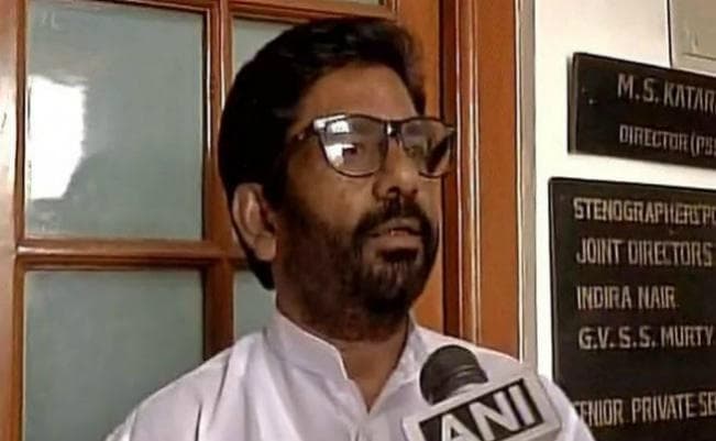 एयर इंडिया के बाद दूसरी एयरलाइंस ने भी शिवसेना सांसद गायकवाड़ पर लगा प्रतिबंध  हटाया