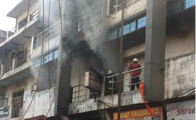 रायुपर: तुलसी लॉज जलकर हुआ खाक, चार की मौत, देखें खौफनाक वीडियो