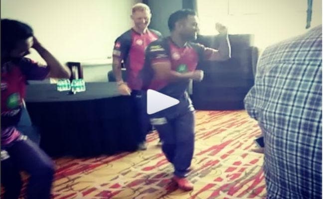 देखिए ‘कैप्टन कूल’ महेंद्र सिंह धौनी का ‘ डांसिंग वीडियो’