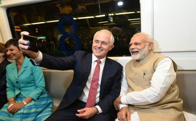ऑस्ट्रेलिया के पीएम और मोदी ने की मेट्रो में यात्रा, अक्षरधाम पहुंचकर किया पूजा पाठ