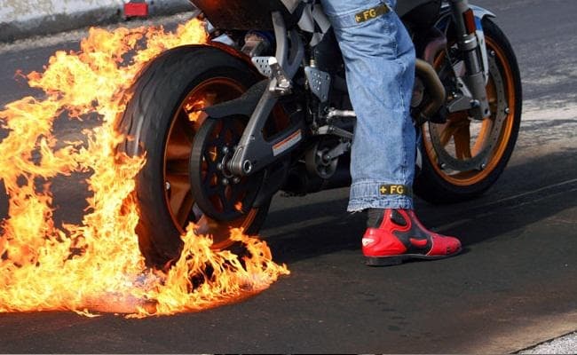 घातक होतीं सड़क दुर्घटनाएं, जीवन आपका है, इसे बचाने की जिम्मेवारी भी आपकी ही है