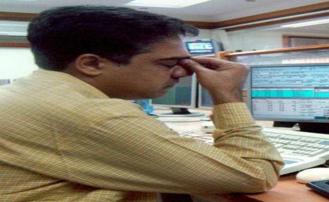 राजनीतिक गरमा-गरमी से शेयर बाजारों में नरमी का दौर, सेंसेक्‍स में 100 से अधिक अंकों की गिरावट