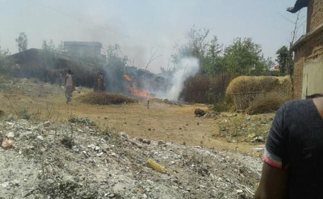 लातेहार के सरईडीह गांव में लगी आग, सामान जल कर राख