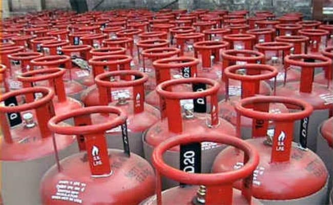 अब एलपीजी सब्सिडी वापस मांग रहे हैं छोड़नेवाले, 1.12 लाख आवेदन मिले