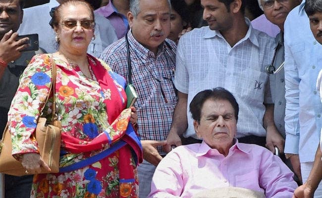 क्‍या आपने देखा दिलीप कुमार और सायरा बानो का ये इमोशनल वीडियो, देखें...