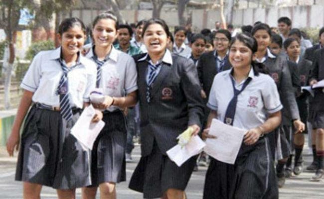 CBSE की किताब में बच्चों को बताया जा रहा है 36-24-36 फिगर वाली महिलाएं होती हैं बेस्ट