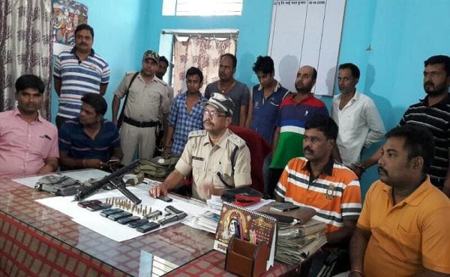बिहार : बनगांव में पुलिस पर हमला, जवाबी कार्रवाई में कारबाइन सहित कुख्यात चढ़ा पुलिस के हत्थे