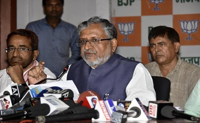 सुशील मोदी ने लालू को बिहार का रॉबर्ट वाड्रा बताया, पूछा -  तेजप्रताप के पास कहां से आये 53 लाख?