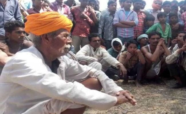 पंचायत की क्रूरता : पिता के गुनाह की सजा पांच साल की बेटी को