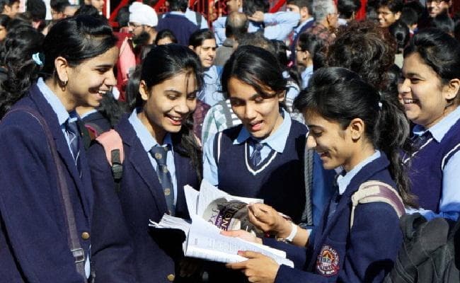 महिलाओं की बेस्ट फिगर छापने वाले प्रकाशक पर एफआईआर दर्ज