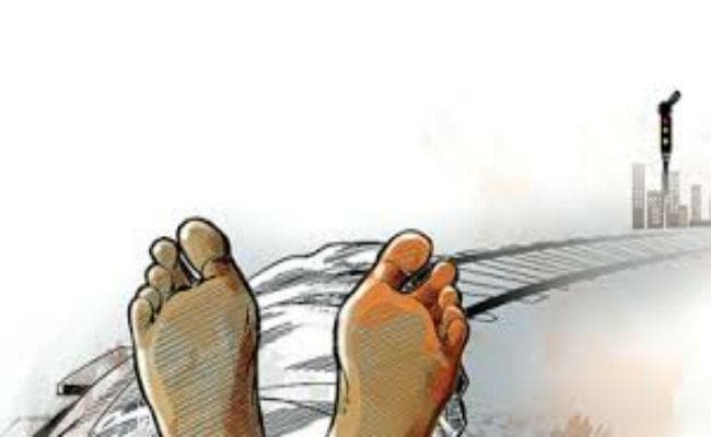 कुडू -रांची पथ में पिकअप वैन ने खड़े ट्रक को मारी टक्कर, खलासी की मौत