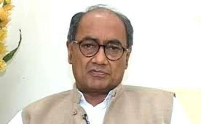 दिग्विजय का विवादित बयान, बोले, कश्मीरियों को सेना भी मारती है और आतंकवादी भी