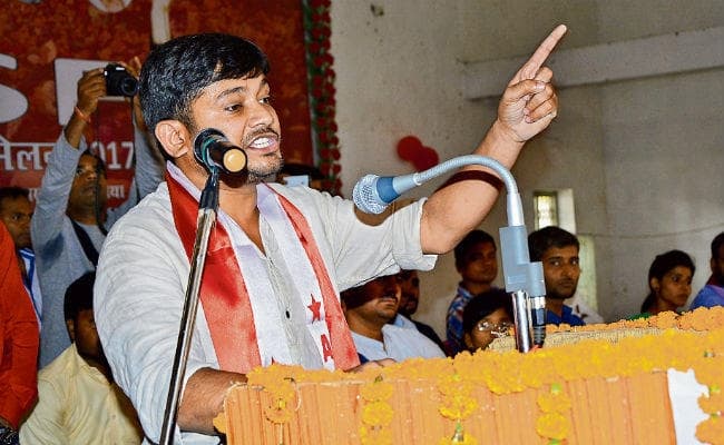 आरएसएस मनुस्मृति को जलाये, तब मानेंगे उसे संविधान पर है भरोसा
