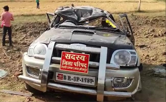 VIDEO बिहार : बक्सर में भीषण सड़क हादसा, आरा के जिप सदस्य की मौत, 5 घायल