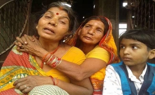 #BIHAR : बेतिया में सिरफिरे आशिक ने पेट्रोल छिड़क दो बहनों को जिंदा जलाया, एक की मौत