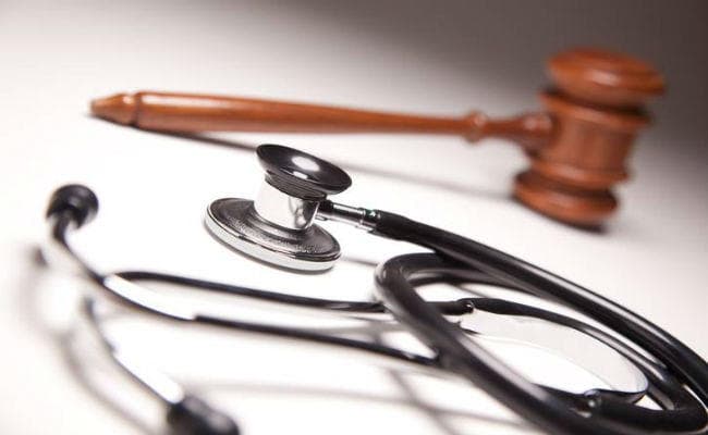 दो बड़े अस्पतालों में टले 60 ऑपरेशन, कराह रहे मरीज