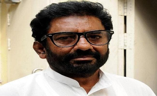 ताबड़तोड चप्पल बरसाने वाले सांसद रवींद्र गायकवाड़ पर फिर हो सकती है कार्रवाई, एयर इंडिया ने दिल्ली पुलिस को लिखी चिट्ठी