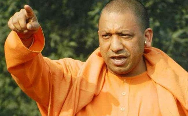 उत्तर प्रदेश : योगी ने दिये प्रदूषण फैलाने वाले उद्योगों पर सख्त कार्रवाई के निर्देश