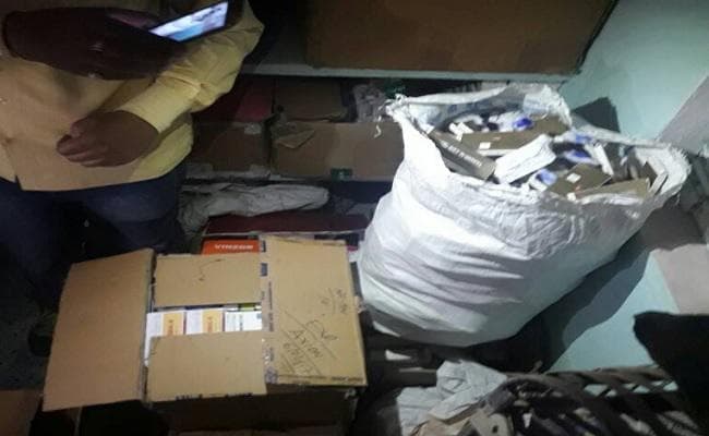 पटना में कबाड़ी की आड़ में चलता था नकली दवा का कारोबार, करोड़ों की दवाएं जब्त