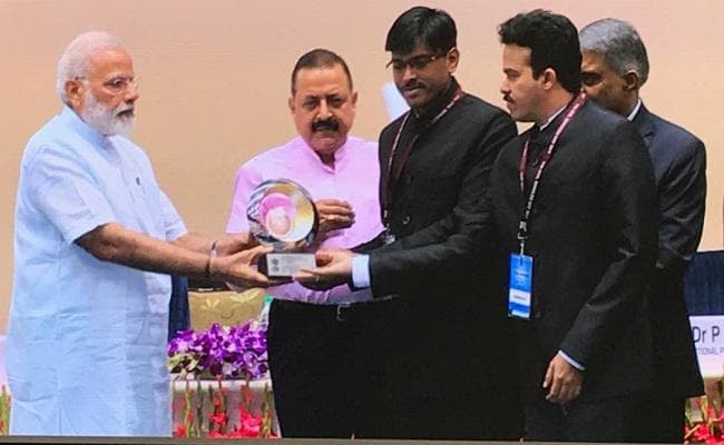 नालंदा के डीएम काे प्रधानमंत्री नरेंद्र मोदी ने किया सम्मानित