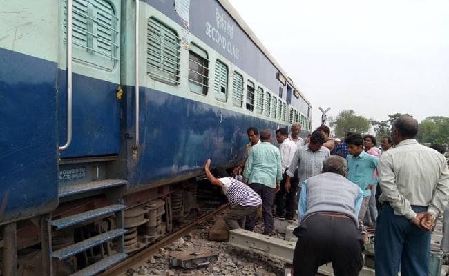 बिहार : सहरसा में बेपटरी हुई राज्यरानी एक्सप्रेस, बाल-बाल बचे यात्री