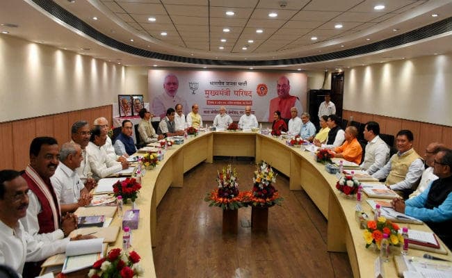 जम्मू-कश्मीर के छात्रों के संपर्क में रहें सभी राज्य, मुख्यमंत्रियों को पीएम की सलाह