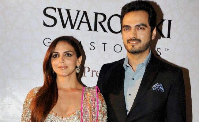 सोहा-कुणाल के बाद एक और कपल के घर आनेवाला है ''नन्‍हा मेहमान'', प्रेग्‍नेंट है ईशा देओल