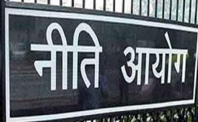 2032 तक सभी के घरों में AC और गाड़ी का सपना सच होगा  :  नीति आयोग