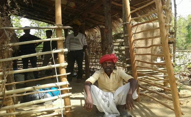 पढ़ें...धर्म नहीं बदला, तो गांव से निकाला, 10 वर्षो से बनवास काट रहा ये शख्स