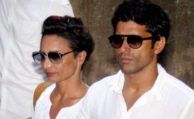 बॉलीवुड की एक और जोड़ी टूटी, शादी के 16 साल बाद अलग हुए फरहान-अधुना