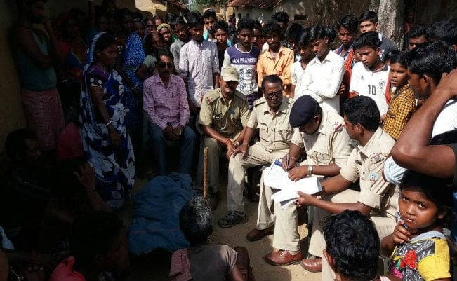 धनबाद : निरसा के काशीटांड़ में सात वर्ष के बच्चे आनंद बाउरी की पत्थर से कूच कर हत्या