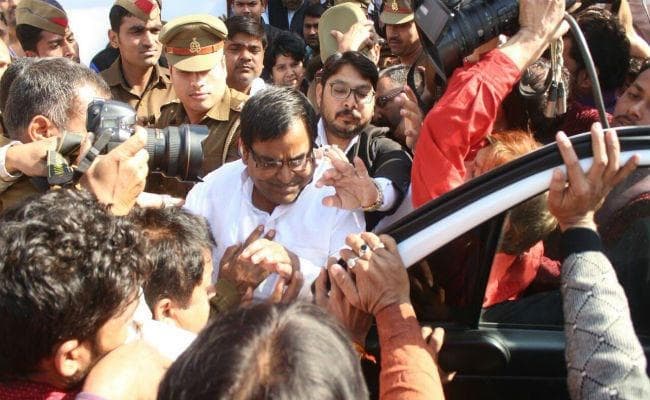 14 दिनों की न्यायिक हिरासत पर भेजे गये गायत्री प्रजापति