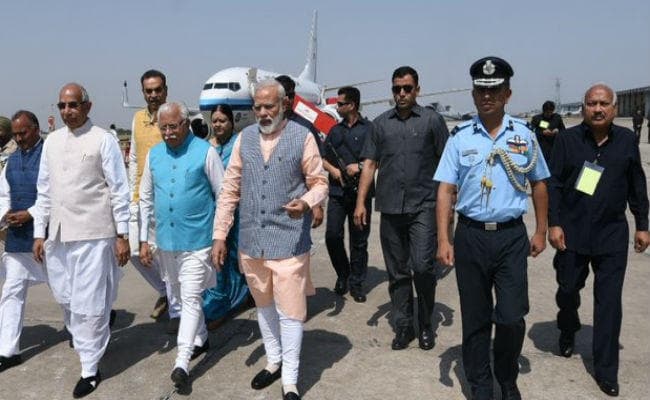 सबसे सस्ती विमान सेवा शुरू: पीएम मोदी ने कहा- अब ''हवाई'' चप्पल वाले भी कर सकेंगे प्लेन से यात्रा