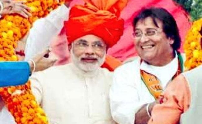 राजनीति में भी सक्रिय रहे हैं विनोद खन्ना