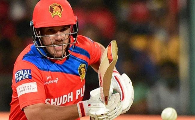 IPL : एकतरफा मुकाबले में गुजरात लायंस ने आरसीबी को हराया