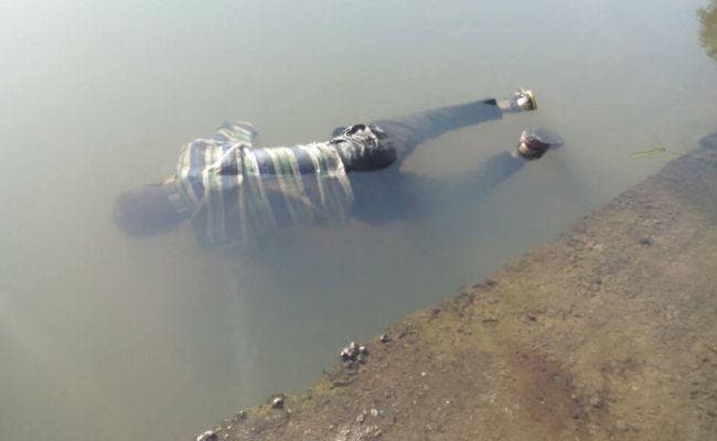 गुमला : युवक का शव नदी में मिला, लोगों ने पुलिस को दी सूचना