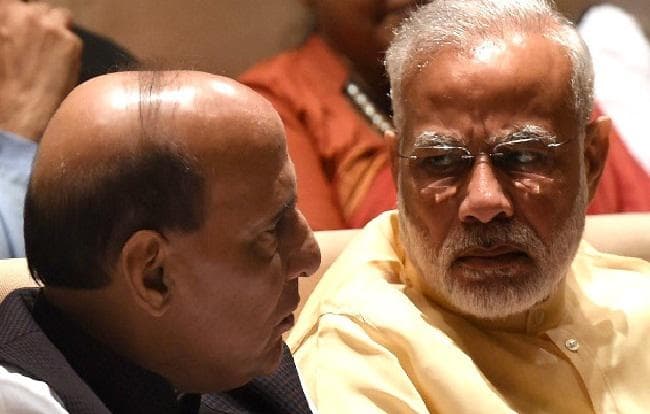 राजनाथ सिंह ने की पीएम मोदी से मुलाकात, नक्सली हमले और जम्मू कश्मीर के हालात की दी जानकारी