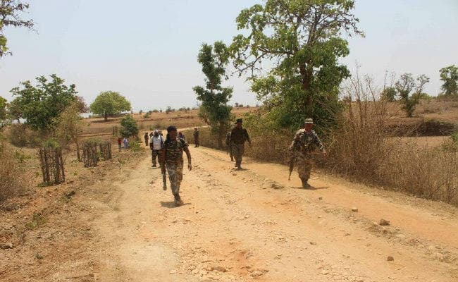 लातेहार : सुरक्षा बलों ने पांच लैंड माइंस बरामद किये