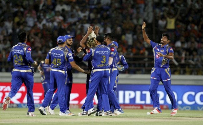 IPL 10 : सुपर ओवर में मुंबई इंडियंस ने गुजरात लायंस को हराया