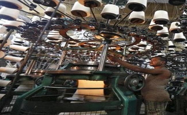 अप्रैल में लगातार चौथे महीने बढ़त में रही विनिर्माण क्षेत्र की वृद्धि दर, मगर उत्पादन की रफ्तार में आयी कमी