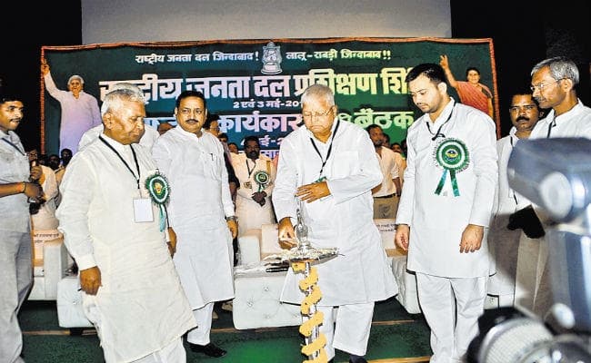 देश आज दलदल में फंसा है सभी को साथ चलना होगा