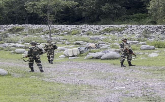 सर्जिकल स्ट्राइक के बाद भी नहीं सुधरा पाकिस्तान, सीमा पार 55 कैंप से आतंकवादियों की करा रहा घुसपैठ