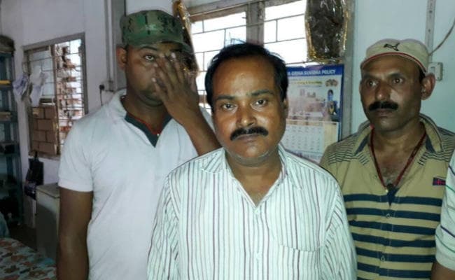 हजारीबाग से करोड़ों ठगी करने वाले नॉनबैंकिंग कंपनी का डायरेक्टर हुबली में अरेस्ट