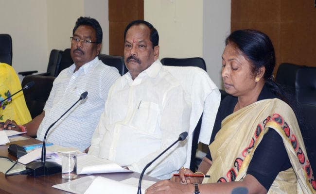 मुख्यमंत्री रघुवर दास ने की बड़ी घोषणा : महिला के नाम से संपत्ति खरीदें, शुल्क एक रुपया