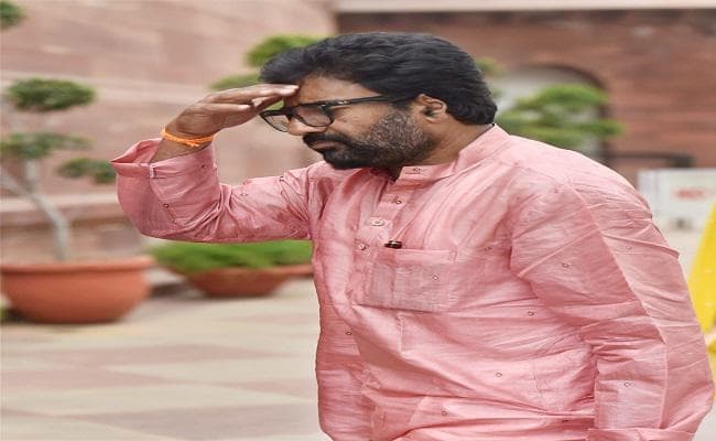 सरकार ने सांसद मामले के बाद उठाया कदम, सफर के दौरान बदतमीजी करने से हवाई यात्रा पर लग सकती है बैन